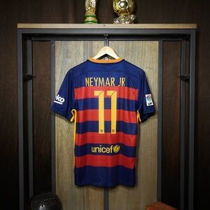 Barcelona 2015/16 Home Jersey – Neymar Jr #11 – Medium – (MPN: 658794-422)